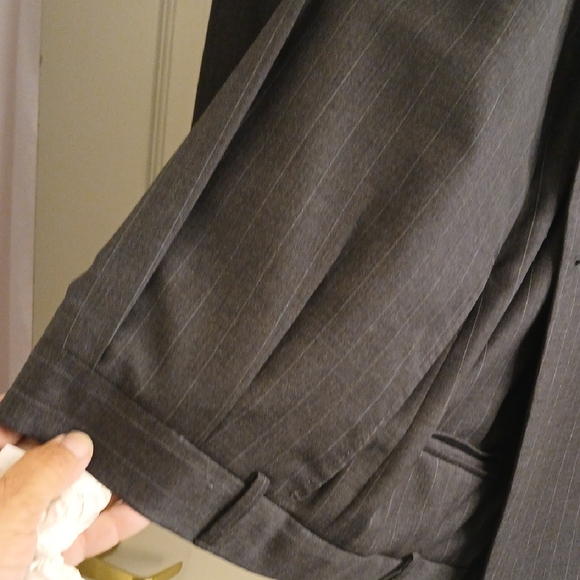 Oscar de la Renta Charcoal Pinstripe Suit Jacket And Pants - Picture 10 of 14